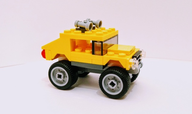 30283 Creator Off-road Jeep front/side view